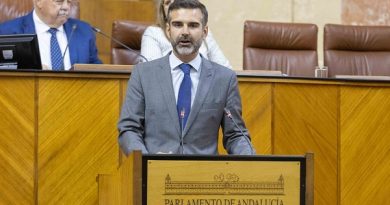El consejero de Sostenibilidad, Ramón Fernández-Pacheco, asume las competencias de Agricultura tras la salida de Carmen Crespo