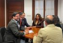 Carmen Crespo se reúne con el alcalde de Lora del Río (Sevilla) para abordar posibles vías de auxilio en el ámbito hídrico
