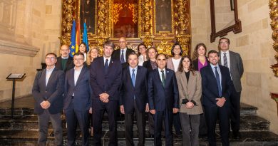El ministro Planas se reúne con el Consejo Oleícola Internacional (COI), que convierte estos días a Córdoba en la capital internacional del aceite de oliva El ministro Planas se reúne con el Consejo Oleícola Internacional (COI), que convierte estos días a Córdoba en la capital internacional del aceite de oliva