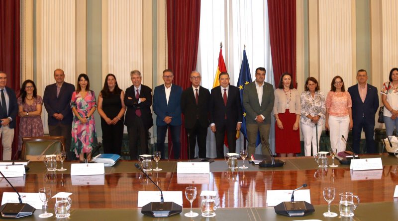 La nueva Ejecutiva de COAG se reúne con el ministro de Agricultura, Luis Planas La nueva Ejecutiva de COAG se reúne con el ministro de Agricultura, Luis Planas