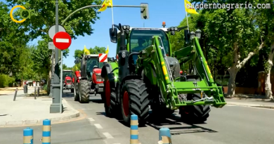 ASAJA, COAG y Unión de Uniones convocan una gran tractorada en Madrid el 28 de octubre por un campo con futuro ASAJA, COAG y Unión de Uniones convocan una gran tractorada en Madrid el 28 de octubre por un campo con futuro