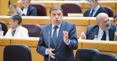 Luis Planas: “Vamos a luchar con determinación por conseguir más días de pesca para la flota del Mediterráneo” Luis Planas: “Vamos a luchar con determinación por conseguir más días de pesca para la flota del Mediterráneo”