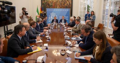 Luis Planas destaca que la reorganización de los servicios de inspección en frontera ha permitido incrementar los controles un 7,5 % en un año